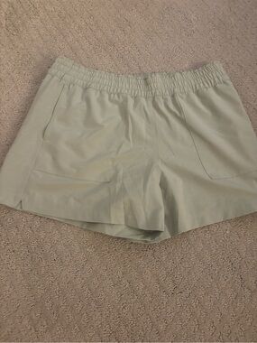 Faherty Sage Green High-Waist Elastic Shorts